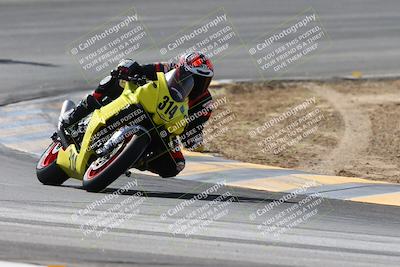 media/Feb-07-2025-CVMA Friday Practice (Fri) [[7034960ba2]]/4-Racer 4/Session 3 (Turn 8)/